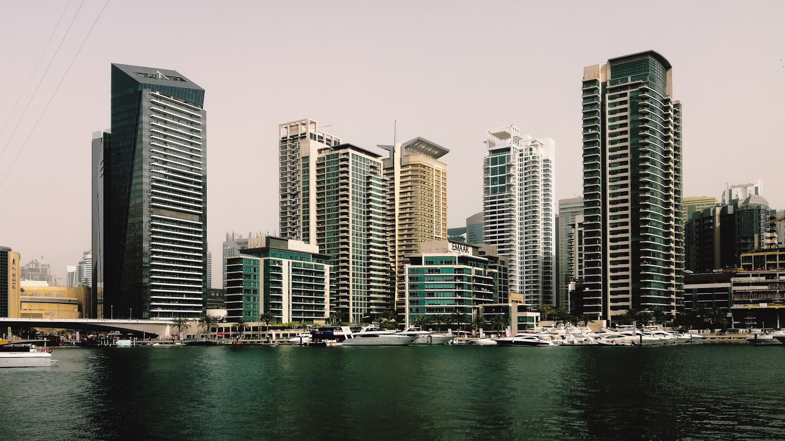 S'expatrier à Dubaï : le guide complet 2026